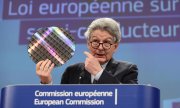 EU-Kommissar Thierry Breton auf einer Pressekonferenz zum Chips Act am 8. Februar 2022. (© picture alliance / AA/Dursun Aydemir)