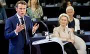 Emmanuel Macron during his closing speech to the EU Parliament on 9 May. France holds the rotating presidency of the Council of the EU until the end of June. (© picture alliance/EPA/RONALD WITTEK )