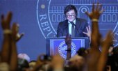 Will den Dollar einführen, die Zentralbank abschaffen und umfassend privatisieren: Argentiniens neuer Präsident Javier Milei. (© picture alliance/ASSOCIATED PRESS/Natacha Pisarenko)