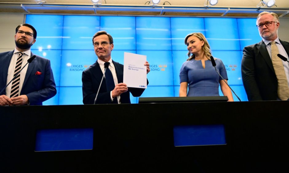 Die Vorsitzenden der Schwedendemokraten (Jimmie Åkesson), Moderaten (Ulf Kristersson), Christdemokraten (Ebba Busch) und Liberalen (Johan Pehrson) im Oktober 2022. (© picture alliance / EPA / Jonas Ekströmer)