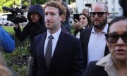 Meta CEO Mark Zuckerberg on his way to court in Los Angeles on 18 February. (© picture alliance / ASSOCIATED PRESS / Ryan Sun)