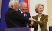 Nikol Paschinjan (Mitte) beim EU-Armenien-Gipfel in Jerewan am 5. Mai. (© picture alliance / ASSOCIATED PRESS / Anthony Pizzoferrato)