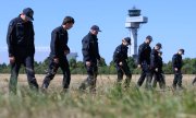 Anfang August waren die Teile zweier Drohnen auf und in der Nähe des Flughafens in Leipzig gefunden worden. (© picture alliance/dpa / Hendrik Schmidt)
