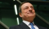 The ECB will spend 60 billion euros a month on government bonds until September 2016, ECB chief Draghi announced. (© picture-alliance/dpa)