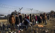 Refugees on the Greek-Macedonian border. According to the UNHCR around 30,000 migrants have arrived in Greece so far in 2016. (© picture-alliance/dpa)