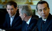 Chancellor Kern (right), the outgoing Vice Chancellor Mitterlehner (centre) and Foreign Minister Kurz (left). (© picture-alliance/dpa)