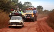 Road scene in Central African Republic. (© picture-alliance/dpa)