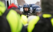 Paris'te polis ve Sarı Yelekler karşı karşıya. (© picture-alliance/dpa)