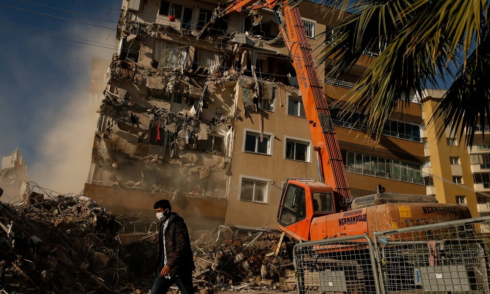 Izmir after the earthquake politicians at fault? Izmir after the earthquake politicians at fault?