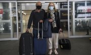 Viele Briten brachen ihren Urlaub frühzeitig ab, um der Quarantäne zu entgehen. (© picture-alliance/Kirsty O'Connor)