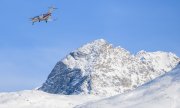 St. Moritz'e inmek üzere olan özel bir jet. (© picture-alliance/dpa/Robert Michael)