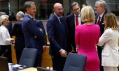 Intensive informal talks took place on the sidelines of the EU summit on 17 June. (© picture alliance / ASSOCIATED PRESS / Geert Vanden Wijngaert)