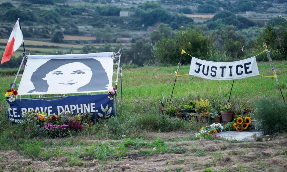 Gedenken an die Investigativjournalistin Daphne Caruana Galizia im Oktober 2022, fünf Jahre nach ihrer Ermordung durch eine Autobombe. (© picture alliance / AP Photo / René Rossignaud)