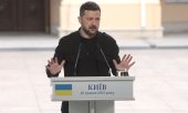 Selenskyj erklärte, er sei für ein Treffen mit Putin bereit. Stunden später meldete Kyjiw, es habe in der Nacht auf Montag weitere russische Drohnen-Angriffe in der Ostukraine gegeben. (© picture alliance / abaca / Minchenko Hennadii/Ukrinform/ABACA)
