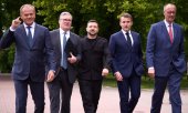 Polish Prime Minister Donald Tusk, British Prime Minister Keir Starmer, Ukrainian President Volodymyr Zelensky, French President Emmanuel Macron and German Chancellor Friedrich Merz at a meeting on 16 May 2025. (© picture alliance / Newscom)(© picture alliance / Newscom)