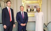 Steve Witkoff (centre) and Jared Kushner negotiated on behalf of the United States. The talks were led by Omani Foreign Minister Sayyid Badr bin Hamad Al Busaidi. (© picture alliance / Xinhua News Agency / Ministry of Information in Oman)