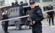 Die linksextreme Organisation DHKP-C bekannte sich zur Geiselnahme, über die Angreifer auf die Polizeistation ist nichts bekannt. (© picture-alliance/dpa)