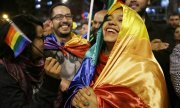 Crowds celebrating the deal on Wednesday in Bogotá. (© picture-alliance/dpa)