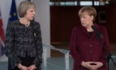 May and Merkel at a meeting in November 2016. (© picture-alliance/dpa)