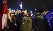 Anti-government protests in Budapest in December 2017. (© picture-alliance/dpa)