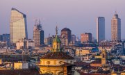 The skyline of Milan, where the Italian stock market is based. (© picture-alliance/dpa)
