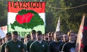 "Справедливость для Венгрии" - под таким лозунгом в годовщину подписания договора в 2015 году проводили свои демонстрации  праворадикальные объединения. (© picture-alliance/dpa)