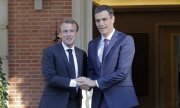 Fransa Cumhurbaşkanı Macron ve İspanya Başbakanı Sánchez. (© picture-alliance/dpa)