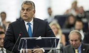 Viktor Orbán in the EU Parliament. (© picture-alliance/dpa)