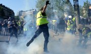 Yellow vests protest on April 20 in Paris. (© picture-alliance/dpa)