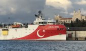 The Turkish research vessel Oruç Reis in the port of Istanbul. (© picture-alliance/dpa/abaca)
