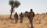 French soldiers on an anti-terrorist mission in Burkina Faso in 2019. (© picture-alliance/dpa)