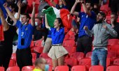 Beim EM-Spiel Italien-Österreich waren nur knapp 20.000 Zuschauer im Wembley-Stadion, bei England-Deutschland werden trotz steigender Corona-Zahlen 60.000 zugelassen. (© picture-alliance/Ben Stansall)