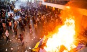 Thousands took to the streets in Brussels on Sunday. The ensuing street battles with the police saw numerous casualties. (© picture alliance/dpa/BELGA/Hatim Kaghat)