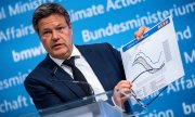 Wirtschaftsminister Habeck am 23. Juni 2022 bei einem Pressestatement zur Energie und Versorgungssicherheit in Berlin. (© picture alliance/dpa/Michael Kappeler)