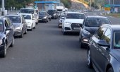 Soon a thing of the past: traffic jams at the border between Slovenia and Croatia. (© picture alliance / AA / Stipe Majic)