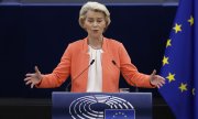 Von der Leyen in the EU Parliament on 13 September: drumming up support for another term? (© picture alliance / ASSOCIATED PRESS / Jean-Francois Badias)