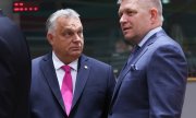 Viktor Orbán and Robert Fico on 26 October in Brussels. (© picture alliance / EPA / OLIVIER HOSLET)