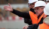 IOC-Präsident Bach besucht am 1. Dezember das Olympische Dorf in Saint Ouen bei Paris. (© picture alliance / EPA / FRANCK FIFE / POOL)