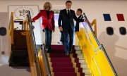Un instant plus tard : le président Macron et son épouse Brigitte, le 25 mai à Hanoï. (© picture alliance / SIPA / JEANNE ACCORSINI)
