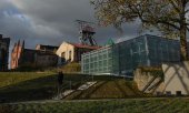 The Silesian Museum in Katowice, a conversion of an abandoned hard coal mine. (© picture alliance / AA / Artur Widak)