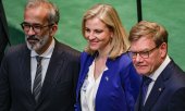 The three Western European candidates ahead of the vote: Foreign Ministers Paolo Rangel (Portugal, left) and Johann Wadephul (Germany, right) with their Austrian counterpart Beate Meinl-Reisinger. (© picture alliance / ZUMAPRESS.com / Bianca Otero)