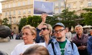 Varşova'da Sejm önünde yapılan bir gösteri. (© picture-alliance/dpa)