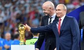 Putin and Fifa boss Infantino. (© picture-alliance/dpa)