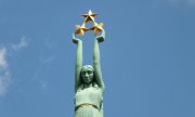The tip of the Freedom Monument in Riga. (© picture-alliance/dpa)