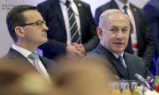 Polonya ve İsrail başbakanları Morawiecki (solda) ve Netanjahu. (© picture-alliance/dpa)