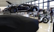 Production of the Bugatti Chiron in Molsheim, France. (© picture-alliance/Alexandre Marchi)
