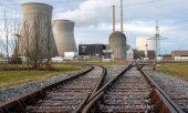 Mit der Einstufung als nachhaltige Energie könnten europäische und nationale Fördergelder verstärkt in den Bau von Atom- und Gaskraftwerken fließen. (© picture alliance/dpa/Stefan Puchner)
