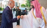 Un geste controversé : le "fist bump" de Joe Biden avec le prince héritier Mohammed Ben Salman, le 15 juillet à Djedda. (© picture alliance/Newscom/SAUDI PRESS AGENCY)