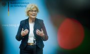 Eleştirmenler, Christine Lambrecht’i Alman ordusunda reform için yeterince çaba sarf etmemekle ve Ukrayna’ya yönelik net bir destek hattı belirlememekle suçluyor. (© picture-alliance/dpa/Kay Nietfeld)