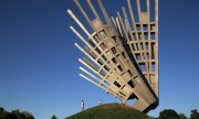 Wings Monument in Bucharest commemorating the anti-communist resistance. (© picture alliance / AP Photo / bsnyder)